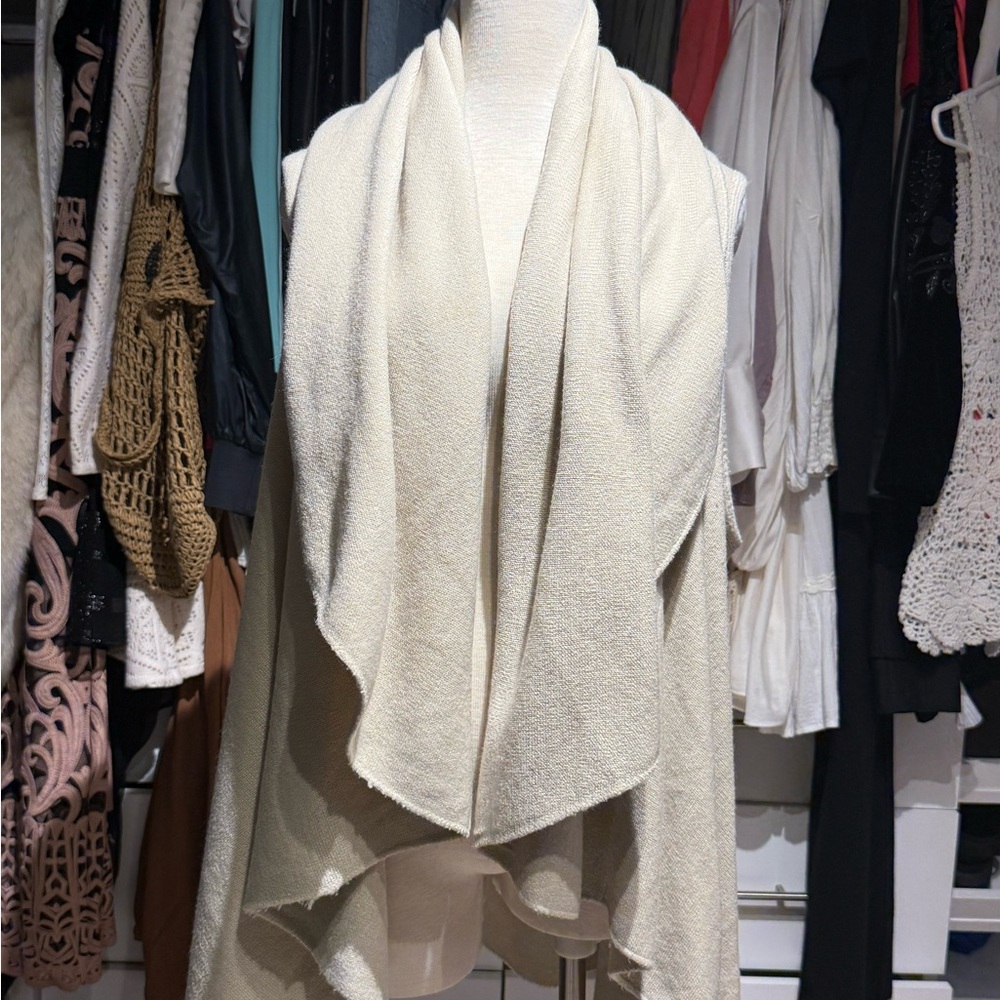 Elegant Cream Women's sleeveless Sweater